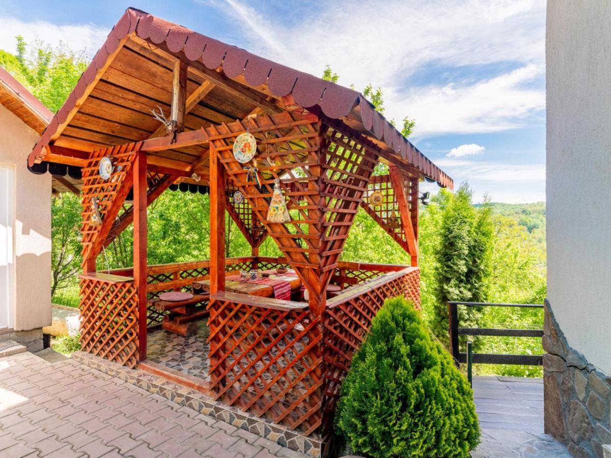Casuta Cu Trandafiri Otel Slănic Dış mekan fotoğraf
